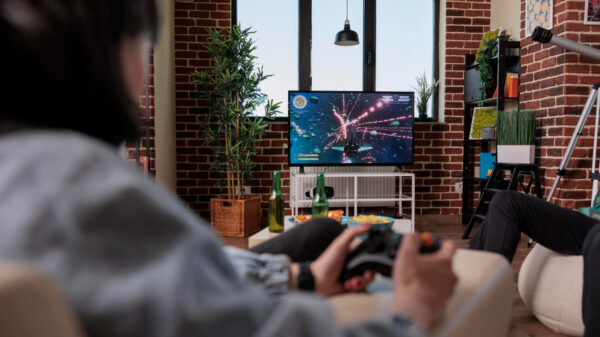 How to Use Your Smart TV as a Monitor for Work, Gaming, or Study (Bangladesh 2025 Guide)