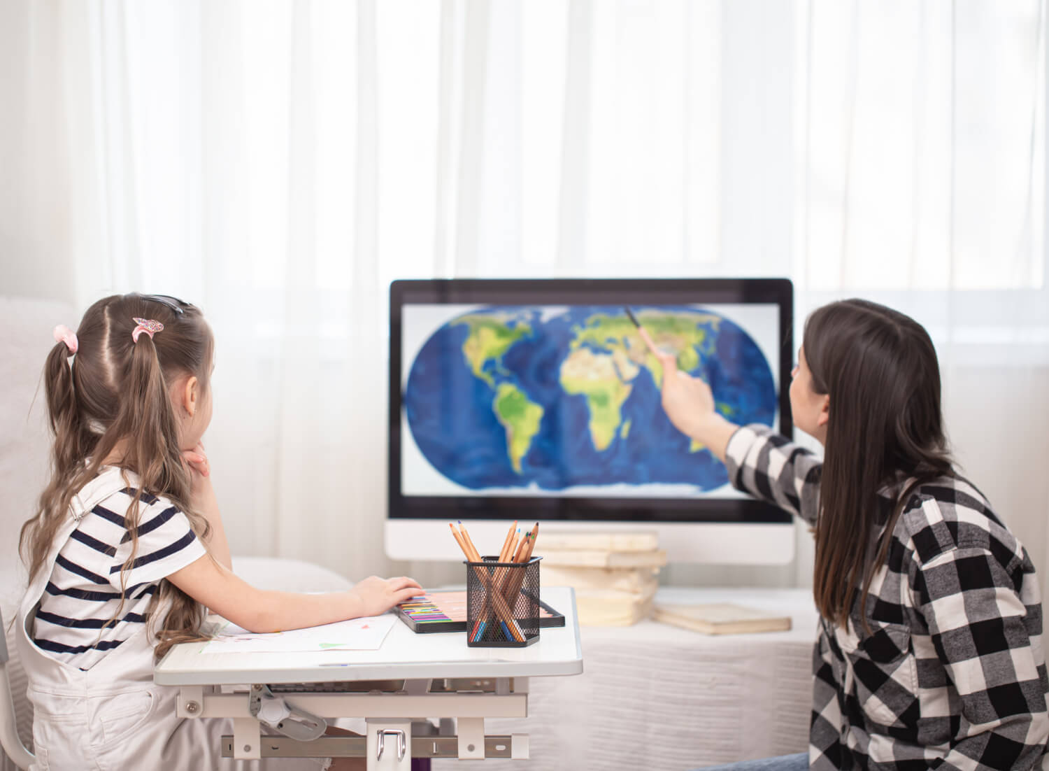 How to Use Your Smart TV for Online Classes, Study & Remote Learning
